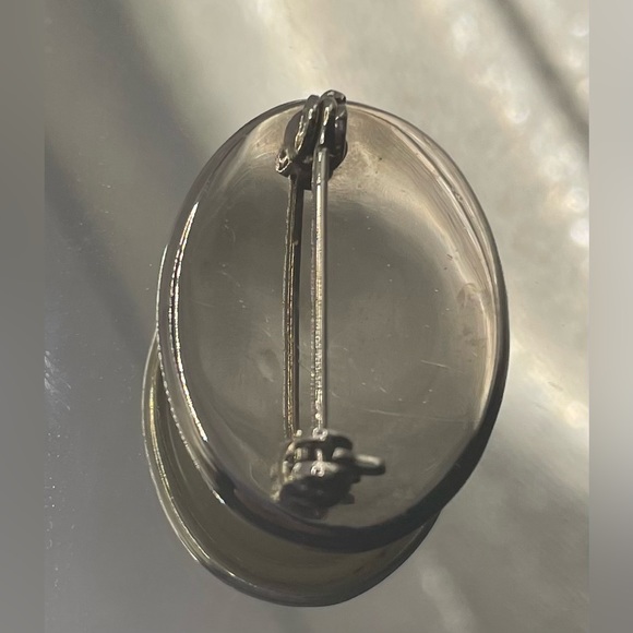 3 for $30 Little Brooch Beige and White Resin Cameo in Silver Tone Bezel Setting - Picture 5 of 7